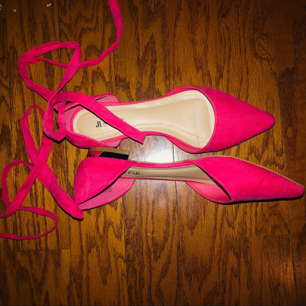 Strap sandals